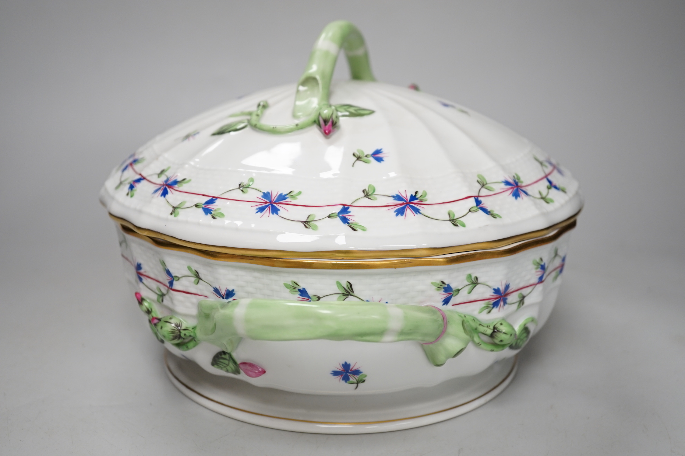 A Herend ‘Chantilly flowers’ tureen and cover, 22cm diam.